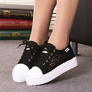 Summer Women Shoes Casual Cutouts Lace Canvas Shoes Hollow Floral Breathable Platform Flat Shoe White Black